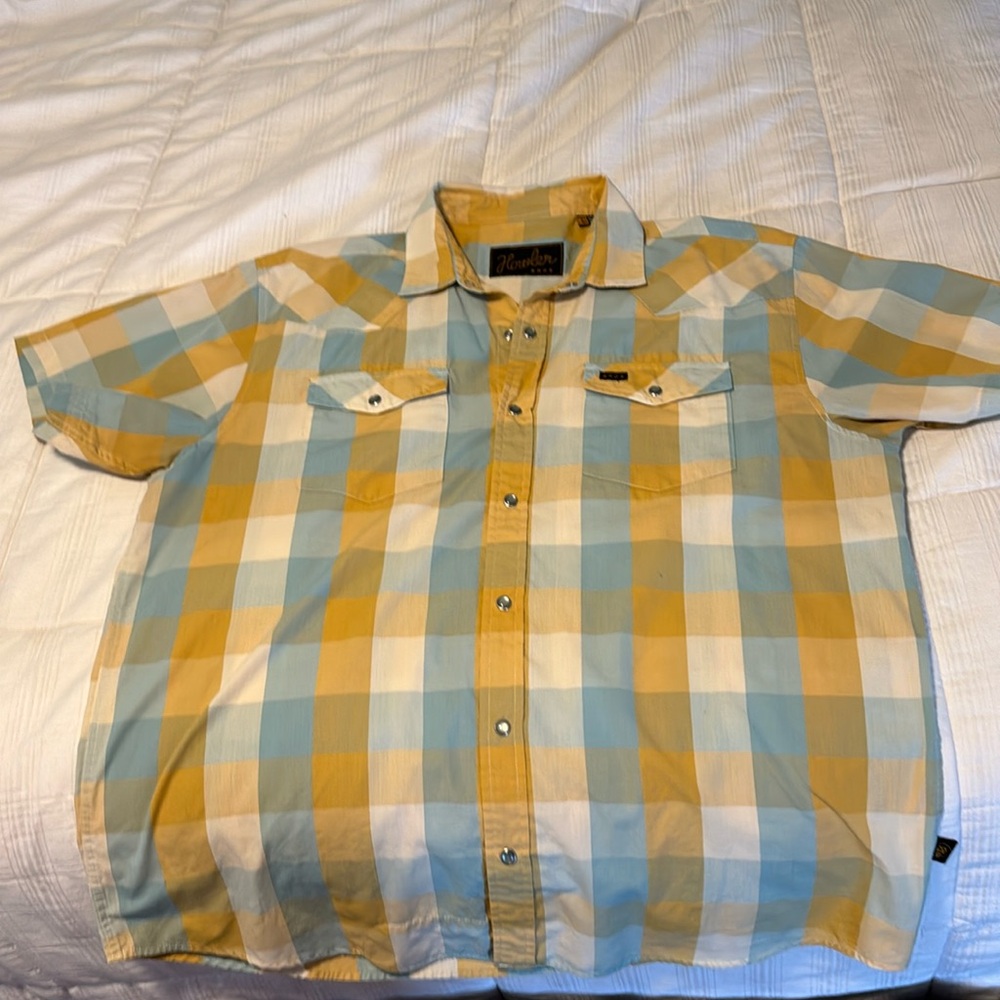 Howler Brothers shirt in excellent condition